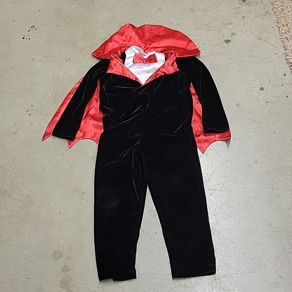Count Dracula, vampire velour Costume, one piece with cape (Childs sz 3-4)